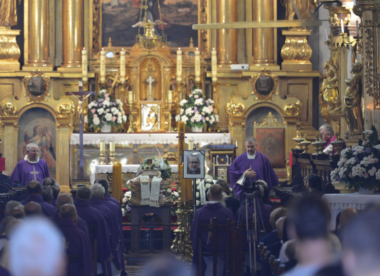 Drugi fotoreportaż z uroczystości pogrzebowej w Bazylice św. Floriana 